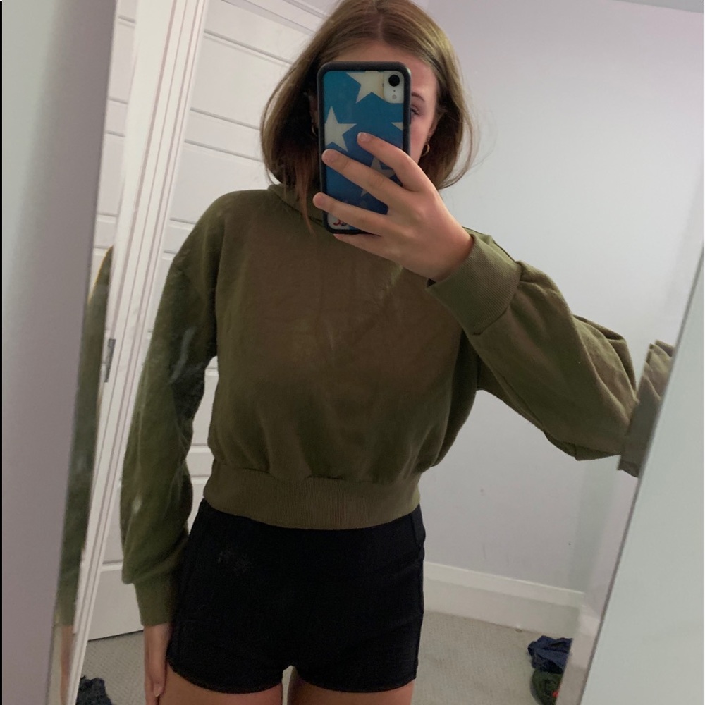 cropped hoodie